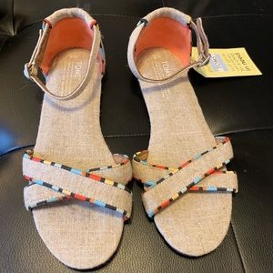 NWT Toms sandals size 9